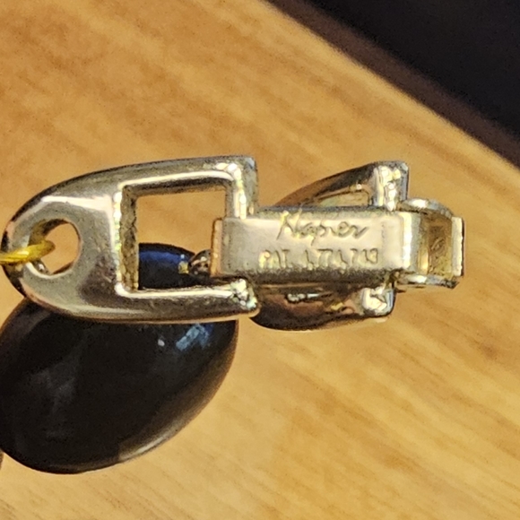 Rare Vintage Signed Napier Black Lucite Oval Beads Gold Tone Spacers Necklace - Picture 5 of 6